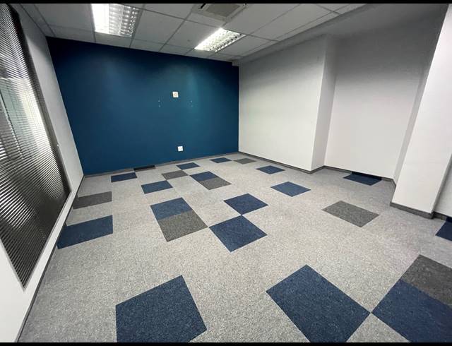 3,440M² OFFICE FOR SALE IN PARKTOWN